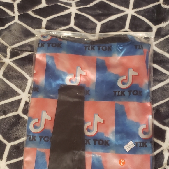 Tik Tok Robe - Picture 3 of 3